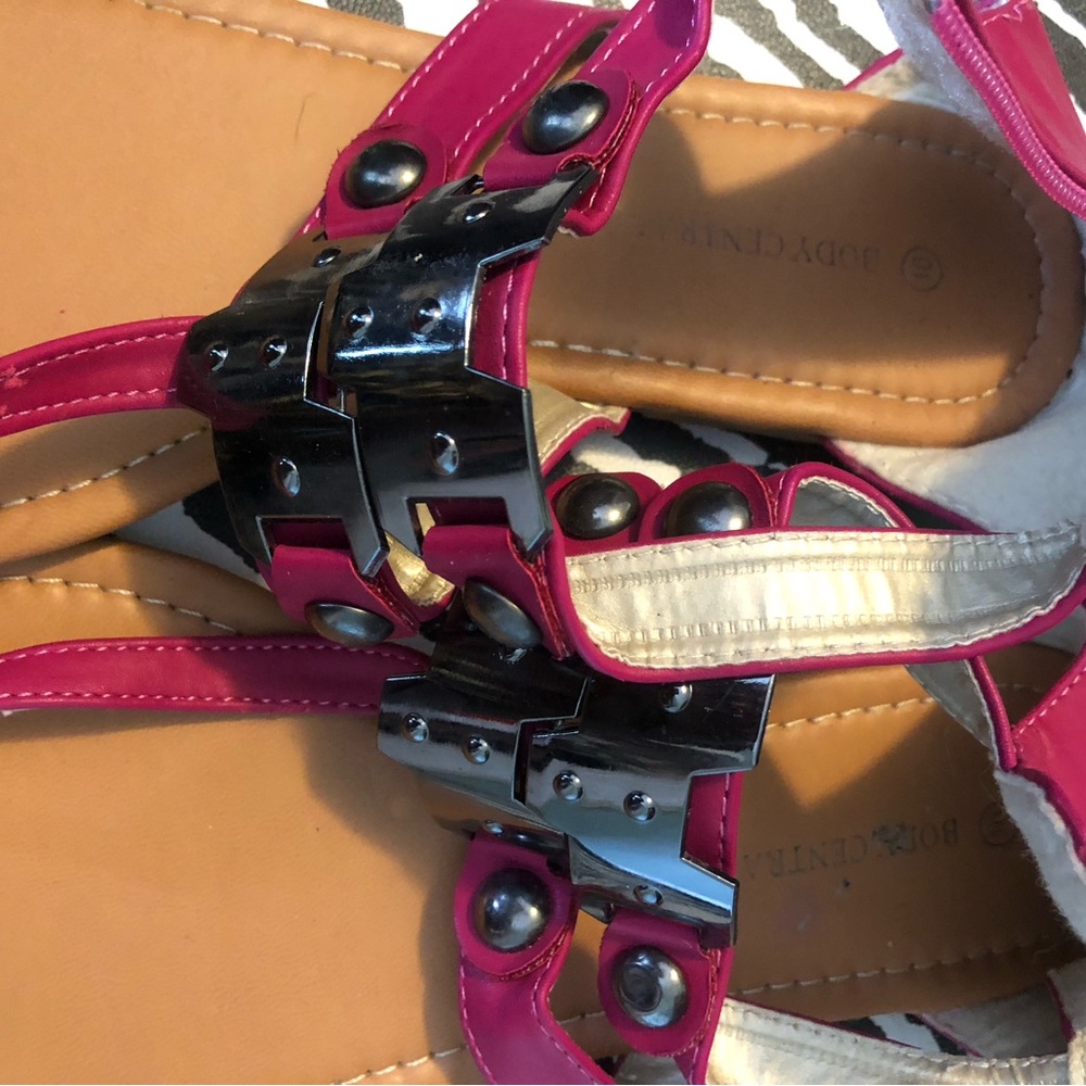 Body Central Fuchsia and Black Sandals